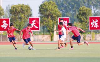 小学学足球有好处吗，小学足球训练计划方案